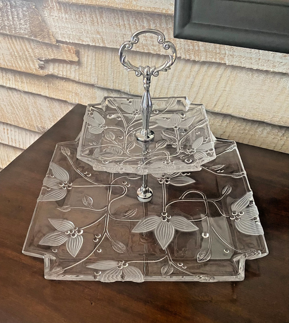 Fifth Ave Crystal Clear Viscount Frosted Style 14" 2 Tier Server 1990's #312297